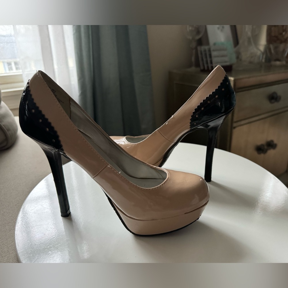 Candies’s tan and black platform 5” heels- size 6.5